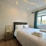 Daire Spacious Townhouse - Private Jacuzzi -swieqi Is-Swieqi