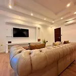 Daire Spacious Townhouse - Private Jacuzzi -swieqi *