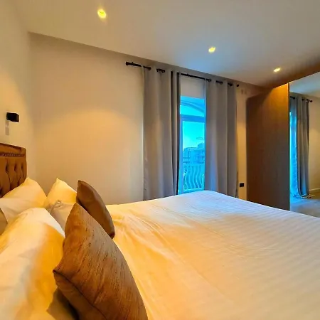 Spacious Townhouse - Private Jacuzzi -swieqi شقة