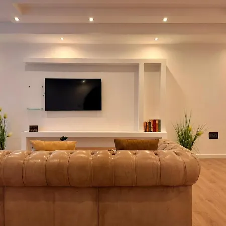 Spacious Townhouse - Private Jacuzzi -swieqi 公寓 Is-Swieqi