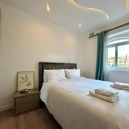 Апартаменты Spacious Townhouse - Private Jacuzzi -swieqi Is-Swieqi