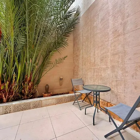 Spacious Townhouse - Private Jacuzzi -swieqi