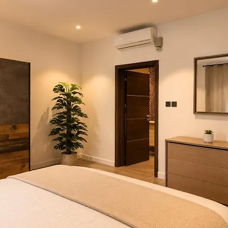 Daire Spacious Townhouse - Private Jacuzzi -swieqi Is-Swieqi