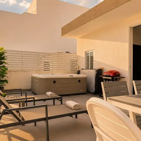 Daire Spacious Townhouse - Private Jacuzzi -swieqi Is-Swieqi