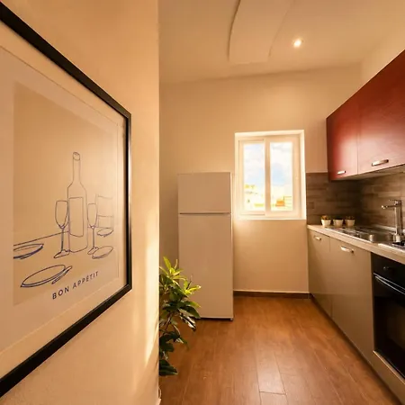 Spacious Townhouse - Private Jacuzzi -swieqi Daire