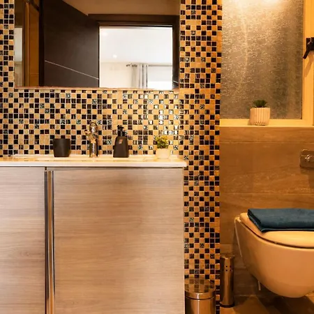 Daire Spacious Townhouse - Private Jacuzzi -swieqi