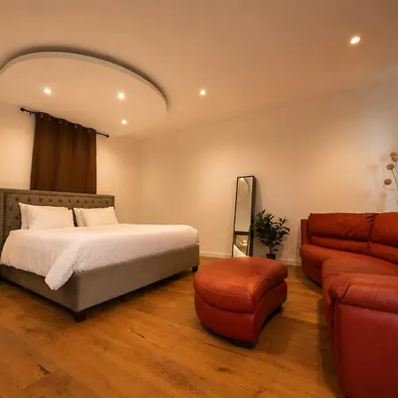 Spacious Townhouse - Private Jacuzzi -swieqi Daire