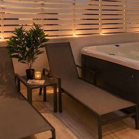 Spacious Townhouse - Private Jacuzzi -swieqi *