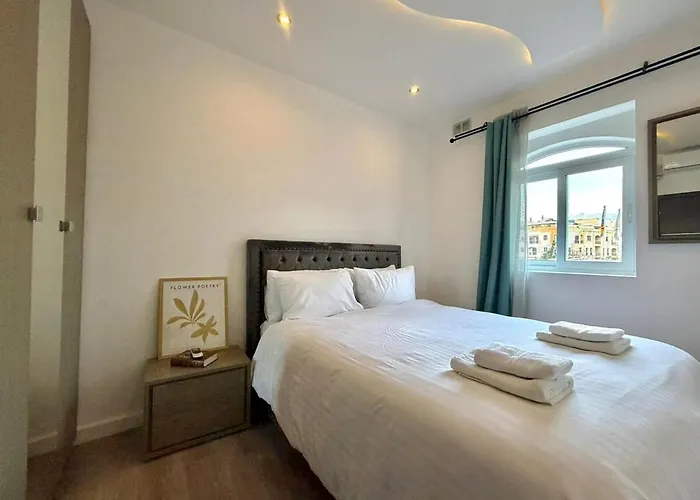 شقة Spacious Townhouse - Private Jacuzzi -swieqi Is-Swieqi