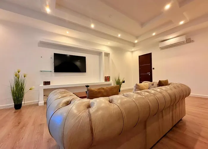 شقة Spacious Townhouse - Private Jacuzzi -swieqi *