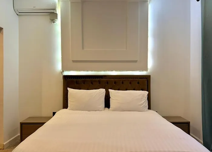 Spacious Townhouse - Private Jacuzzi -swieqi شقة *